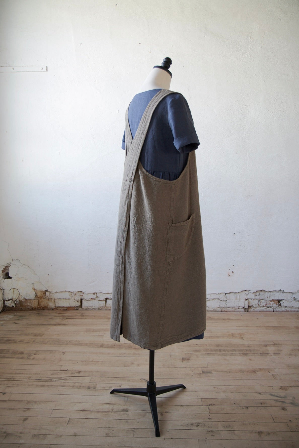 Made in France Linen Cross Back Apron