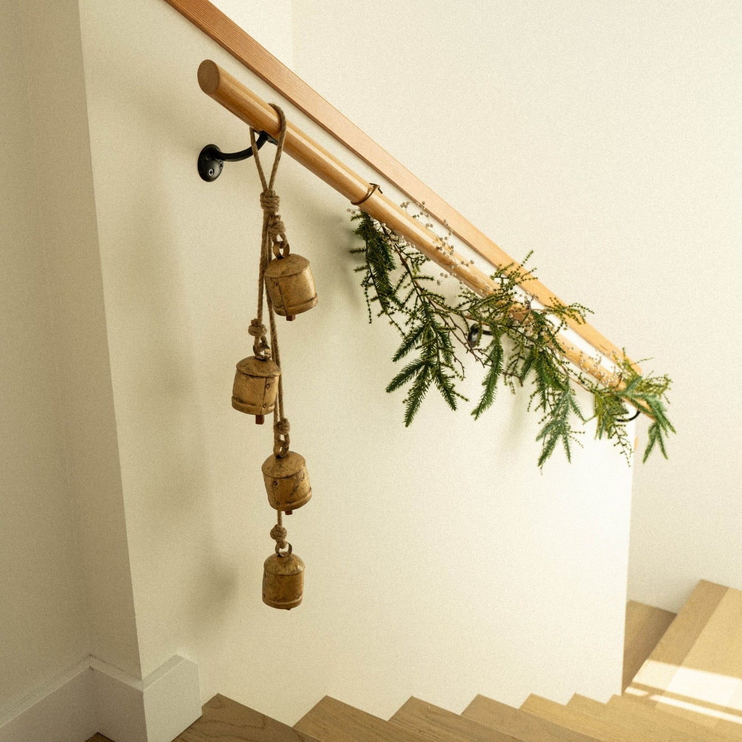 Large Rustic Bell Cascade